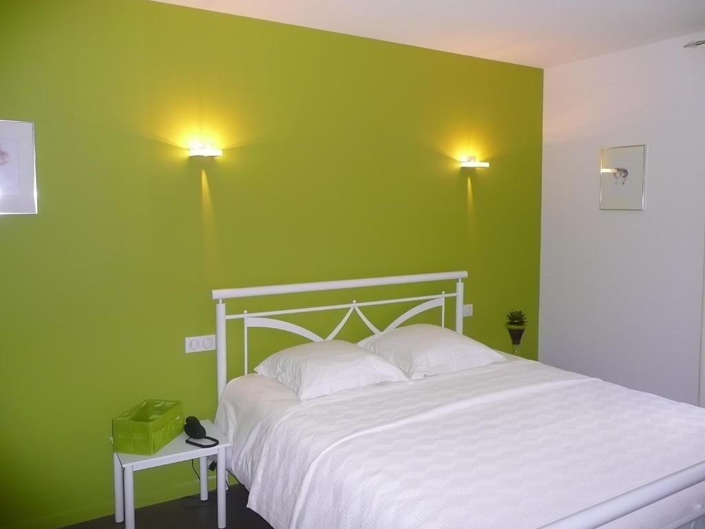 Hotel Le Saint Aubin Chevillé 객실 사진