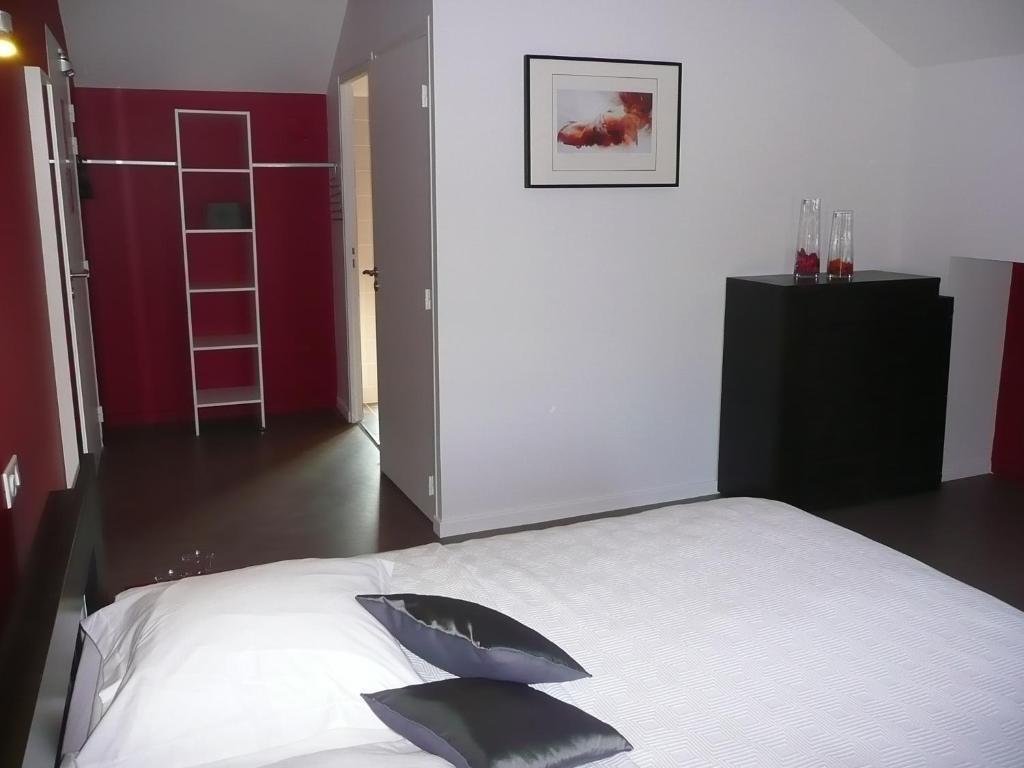 Hotel Le Saint Aubin Chevillé 객실 사진